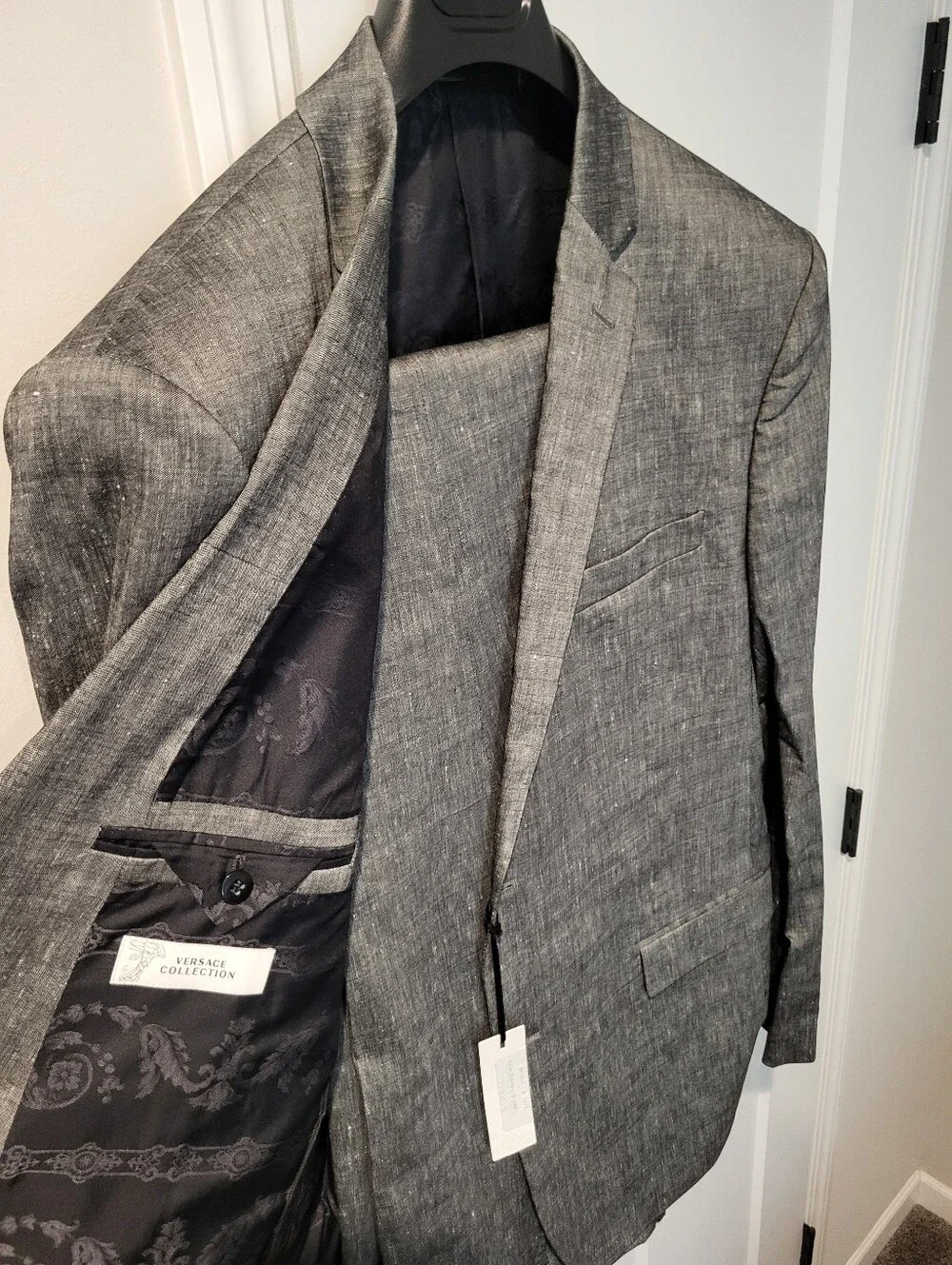 Versace Men's Graphite Gray Two-Button Suit Size 58